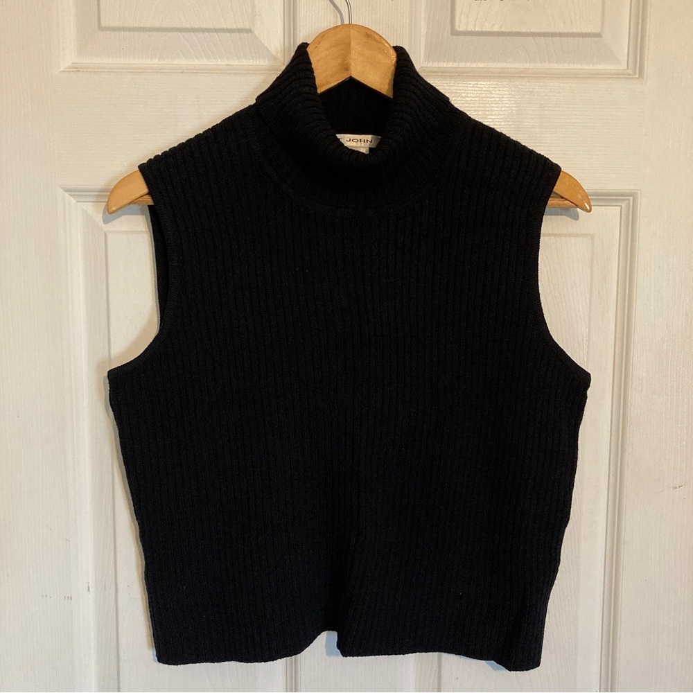 St. John Sleeveless Ribbed Wool Turtleneck Tank Sweater